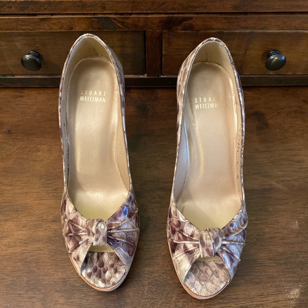 Stuart Weitzman Pinchos Beige Boa